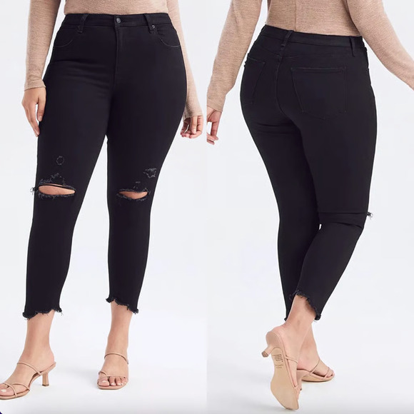 NWT Abercrombie Curve Love High-Rise Skinny Black Ankle Jeans • Size 37/24S 🗣 - Picture 1 of 3